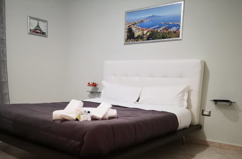 La Casetta di Ester Bed & Breakfast - Gray Room 00