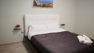La Casetta di Ester Bed & Breakfast - Gray Room 05